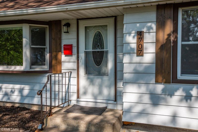 4707 5th St NE, Columbia Heights, MN 55421