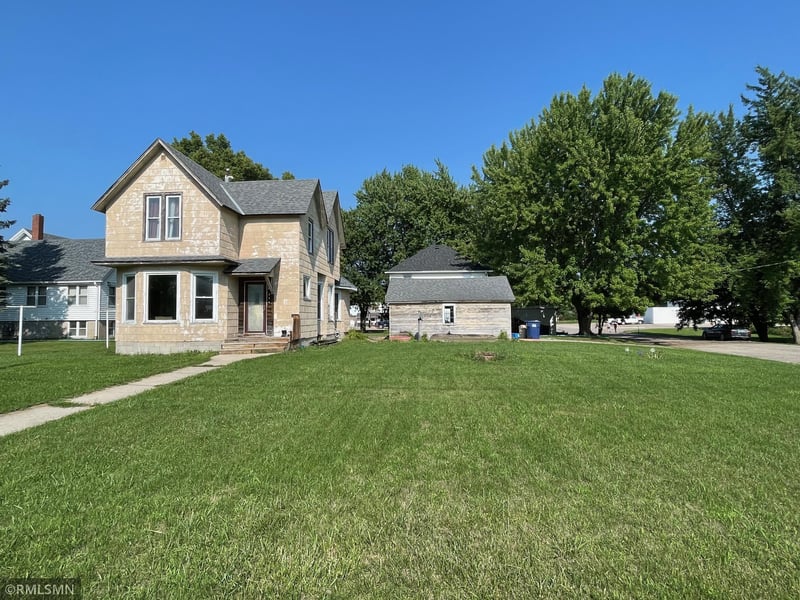 216 1st St SW, Medford, MN 55049