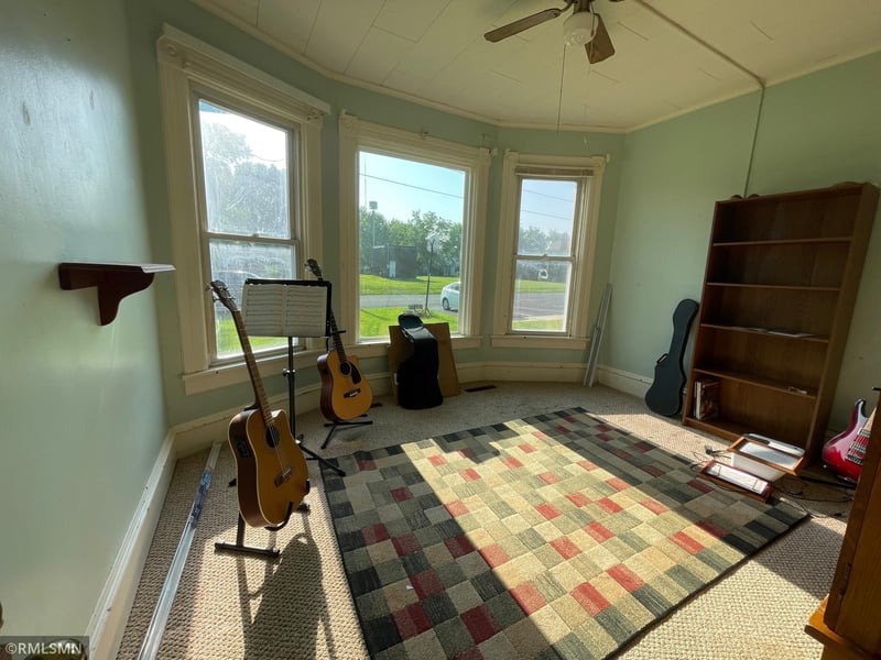 216 1st St SW, Medford, MN 55049