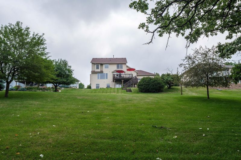 2011 Century Hills Dr NE, Rochester, MN 55906