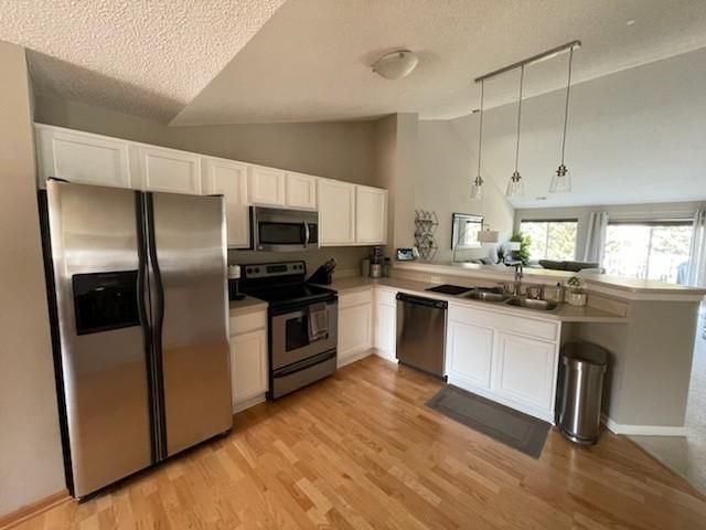 2229 Creekside Ct #103, Eagan, MN 55122