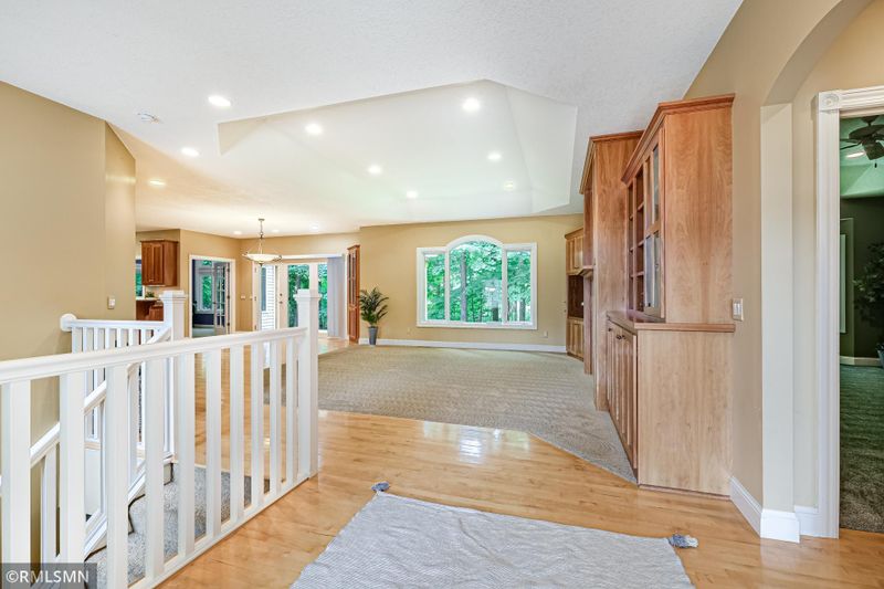 2892 Forest Rg, Chaska, MN 55318
