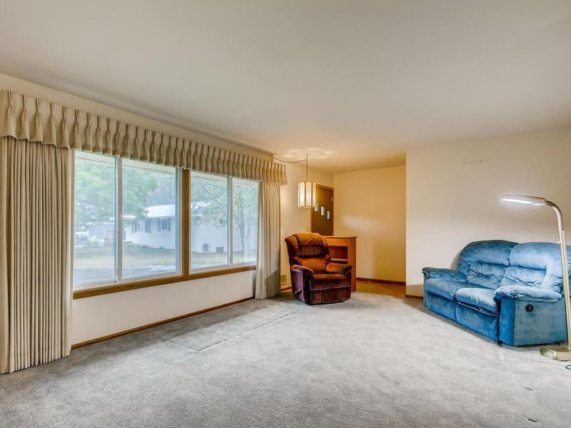 616 Lund Ave NE, Spring Lake Park, MN 55432