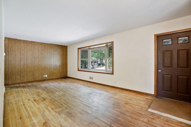 11748 Magnolia St NW, Coon Rapids, MN 55448