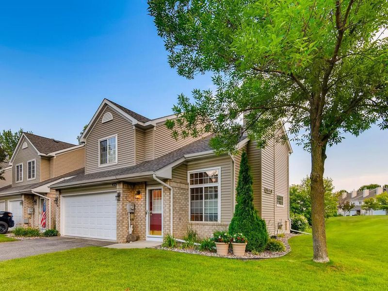 429 Rice Ct, Chanhassen, MN 55317