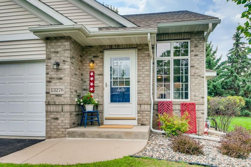 13276 Williamsberg Dr, Savage, MN 55378