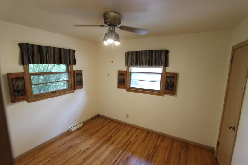 1425 Lancaster Ave, Saint Louis Park, MN 55426