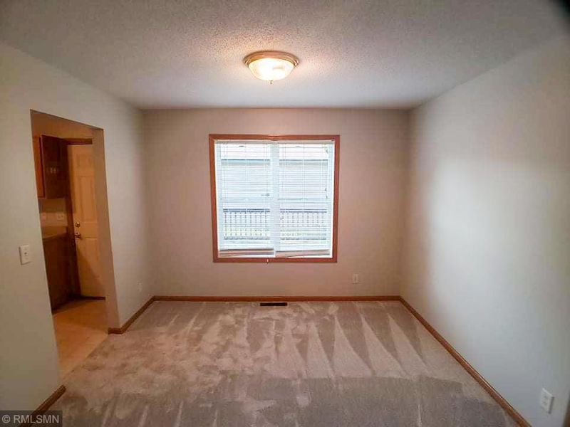 917 Wilson Ave, Saint Paul, MN 55106