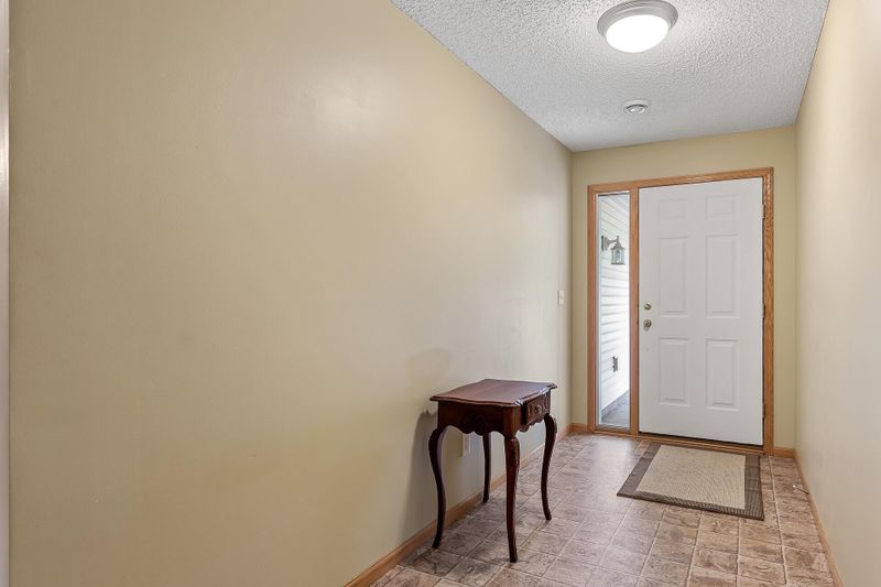 1332 Willow Trl, Farmington, MN 55024