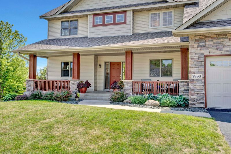 2998 Hilltop Dr, Chaska, MN 55318
