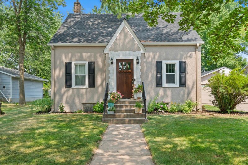 725 W 4th St, Rush City, MN 55069