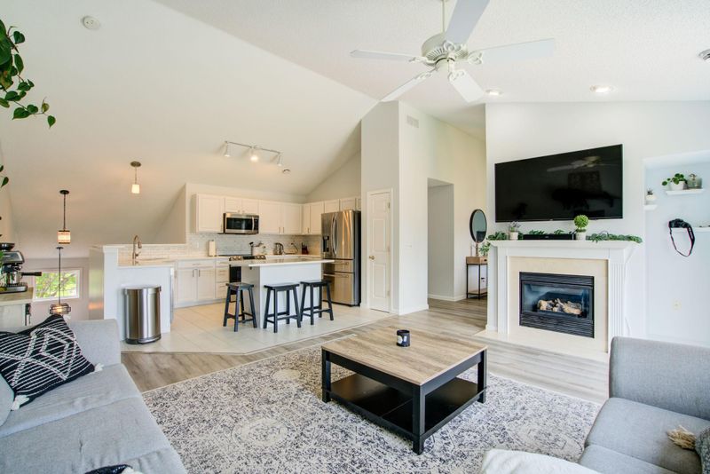 8558 Grove Cir, Shakopee, MN 55379