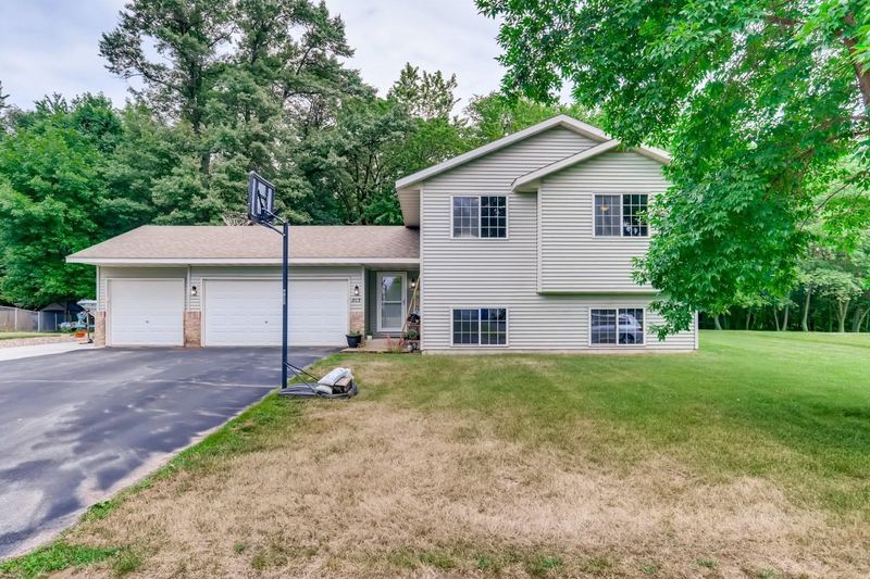 815 Marigold Dr, Cambridge, MN 55008