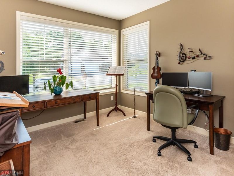 3525 Sawgrass Trl E, Eagan, MN 55123