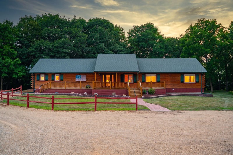 307 Myrick St, Le Sueur, MN 56058