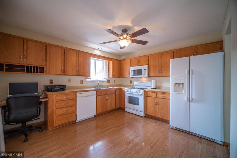 6235 Maple St, North Branch, MN 55056