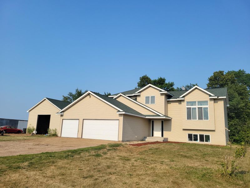 40691 Jivaro St NW, Braham, MN 55006