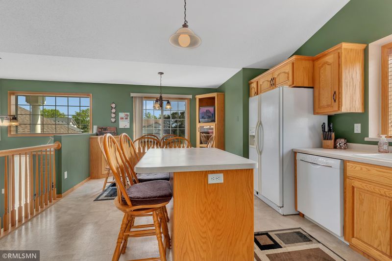 2327 Vermont Dr, Sartell, MN 56377