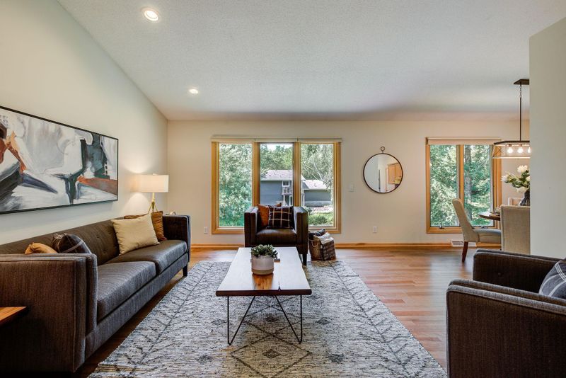 306 Laurie Ct, Stillwater, MN 55082