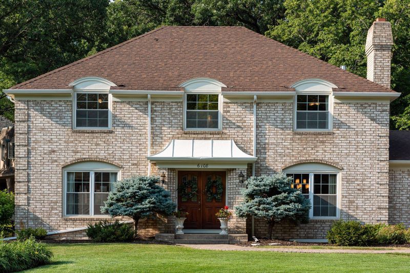 6108 Timberglade Dr, Bloomington, MN 55438