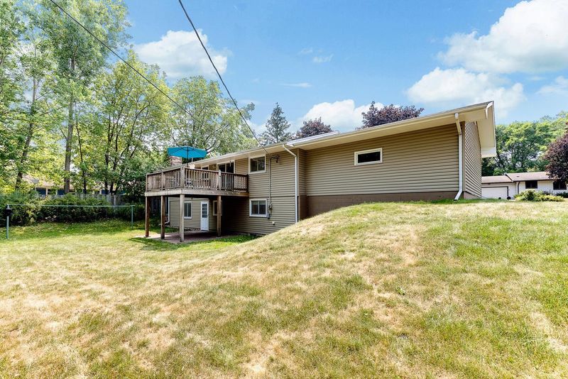 517 Fairfield Dr NW, New Brighton, MN 55112