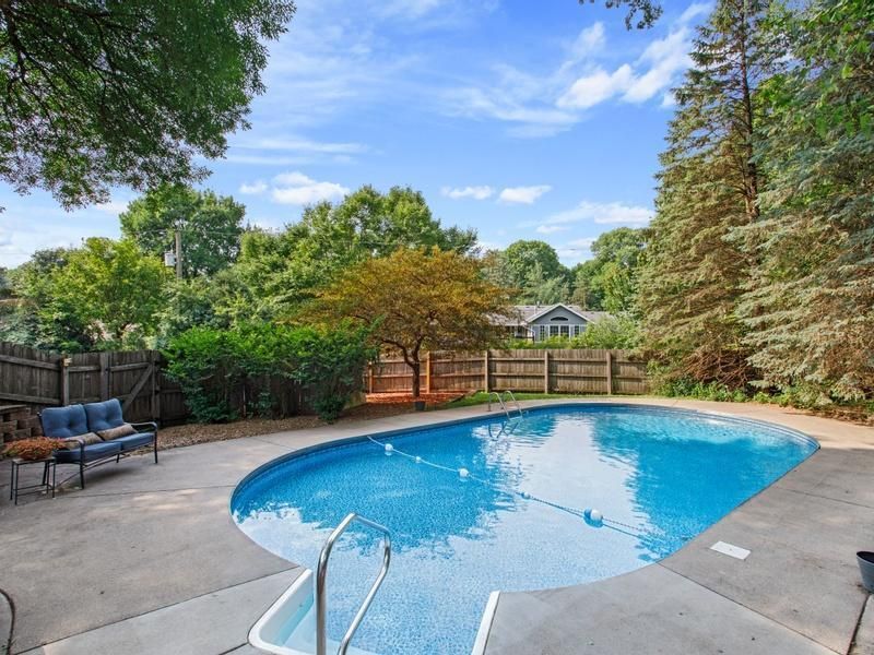 16917 Marlborough Cir, Minnetonka, MN 55345