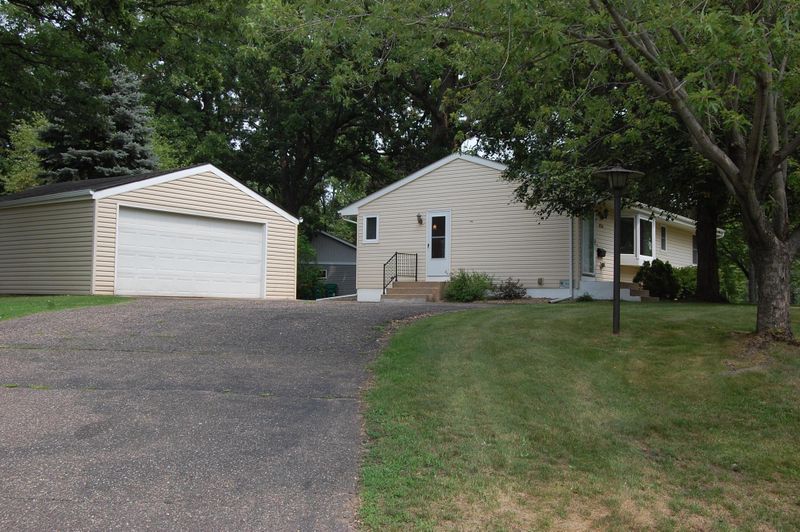 8216 67th Ave N, Brooklyn Park, MN 55428