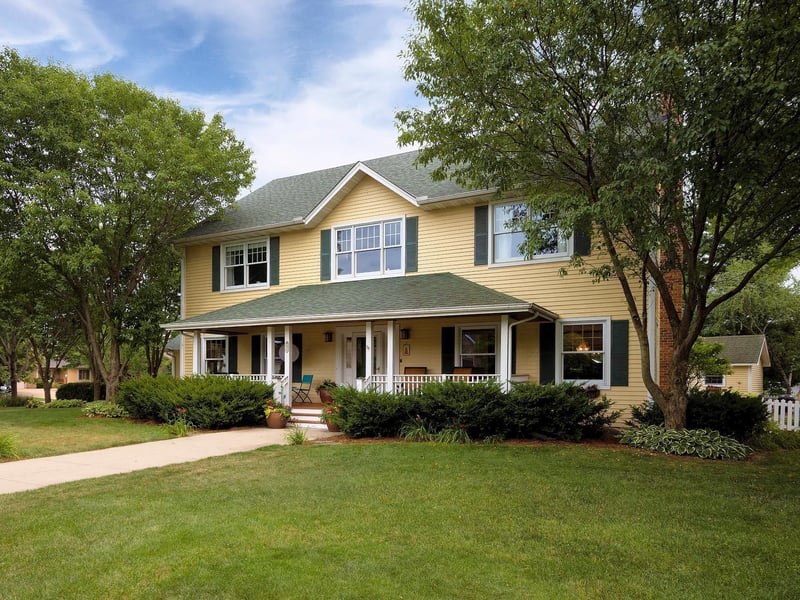 870 Mendakota Ct, Mendota Heights, MN 55120