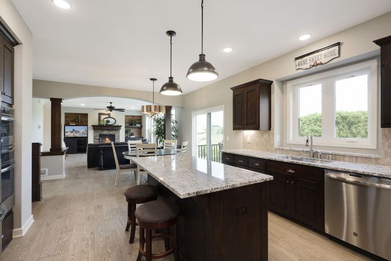 8591 Ambergate Dr, Victoria, MN 55386