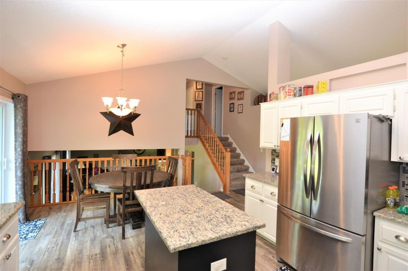 502 Bluff Heights Dr SE, Lonsdale, MN 55046