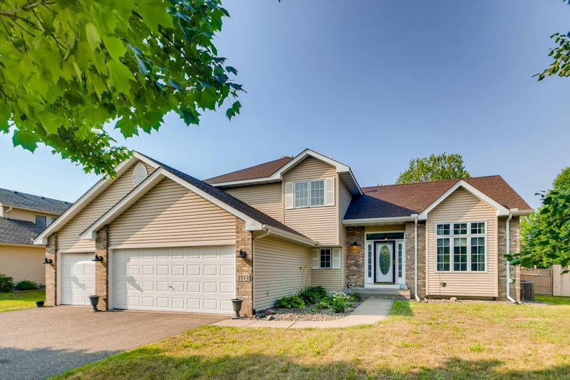 3914 Globe Flower Cir N, Brooklyn Park, MN 55443