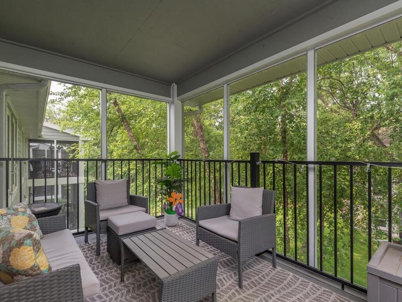 3020 Saint Albans Mill Rd #311, Minnetonka, MN 55305