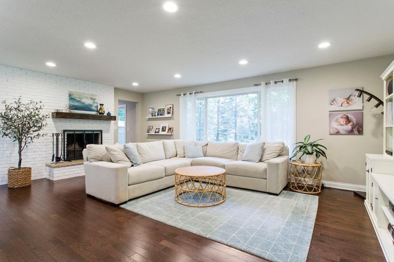 13415 Jeffry Way, Minnetonka, MN 55305