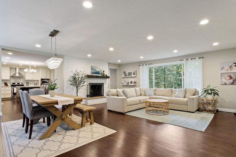 13415 Jeffry Way, Minnetonka, MN 55305