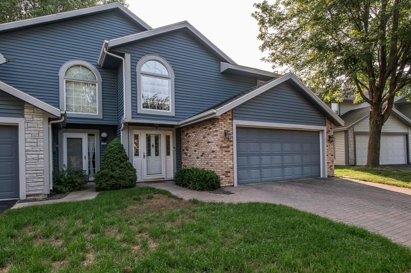 2629 Tuxedo Ln NW, Rochester, MN 55901