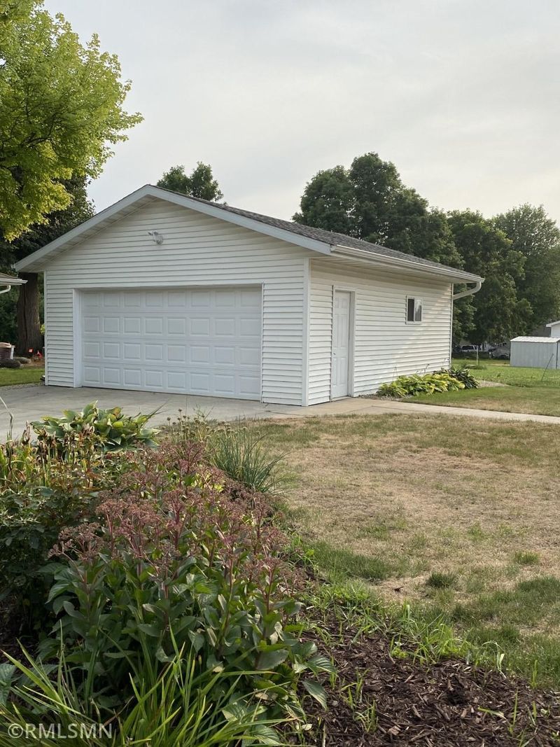 402 1st Ave SW, New Prague, MN 56071