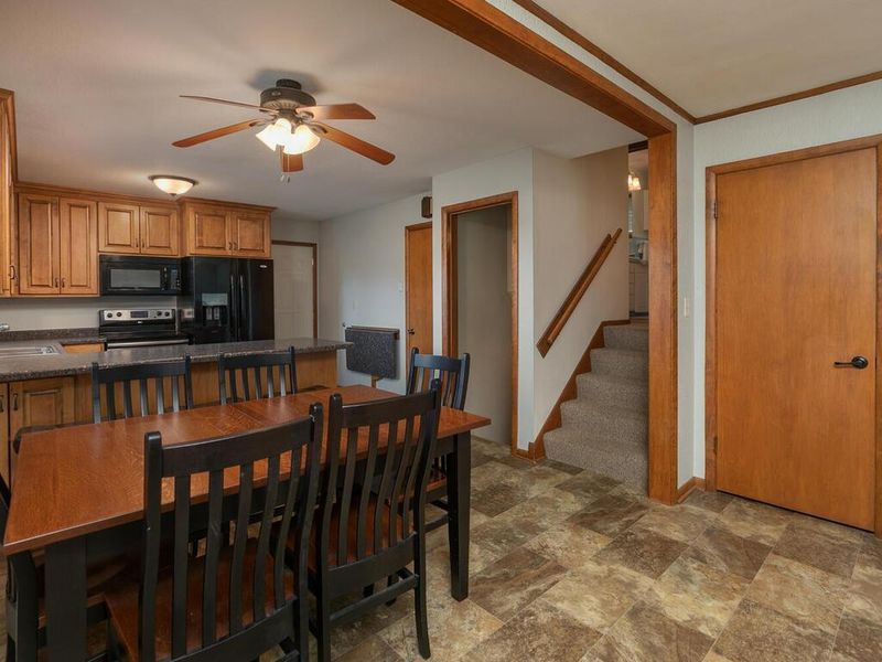 1211 8 1/2 St SE, Rochester, MN 55904