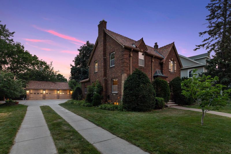 79 Cretin Ave N, Saint Paul, MN 55104