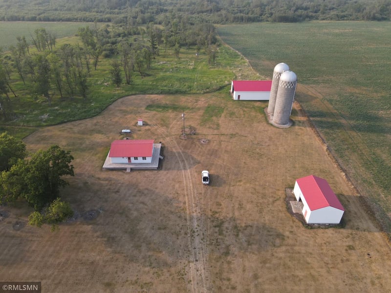 37279 Benville Rd, Grygla, MN 56727