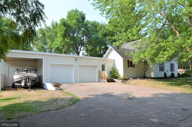 701 S Armstrong Ave, Litchfield, MN 55355