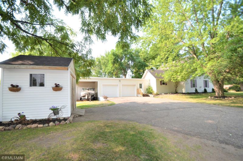 701 S Armstrong Ave, Litchfield, MN 55355