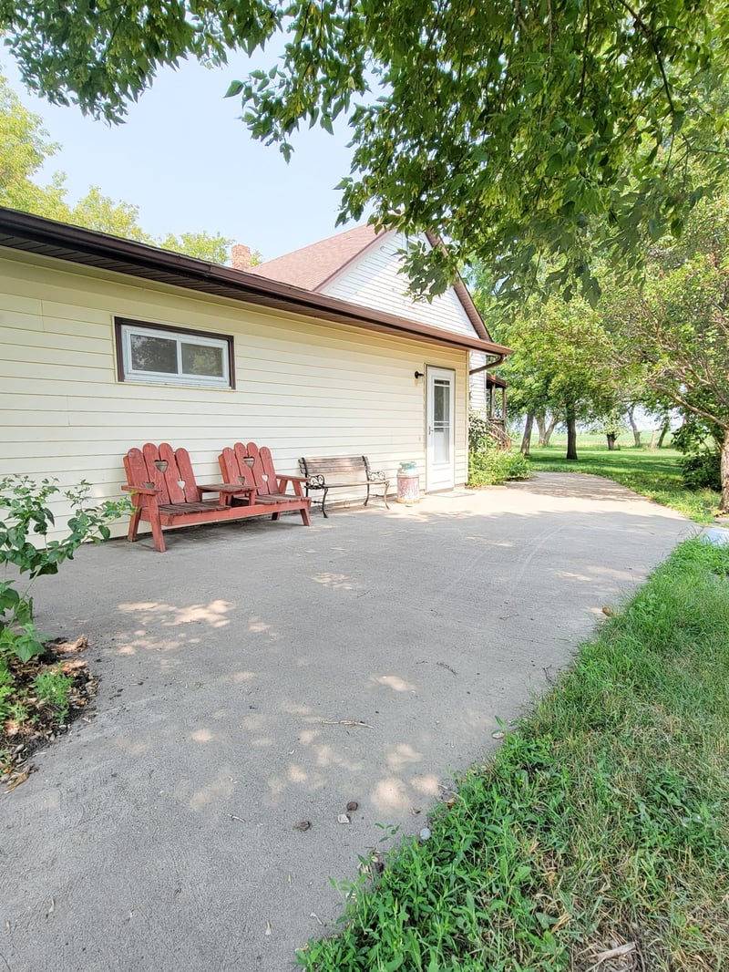 76561 260th St, Graceville, MN 56240