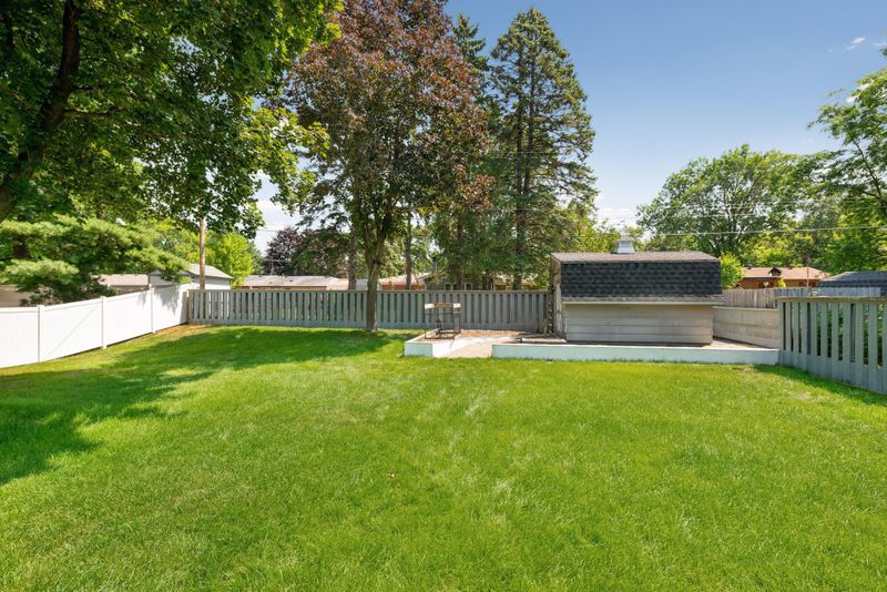 2297 Pleasant View Dr, New Brighton, MN 55112