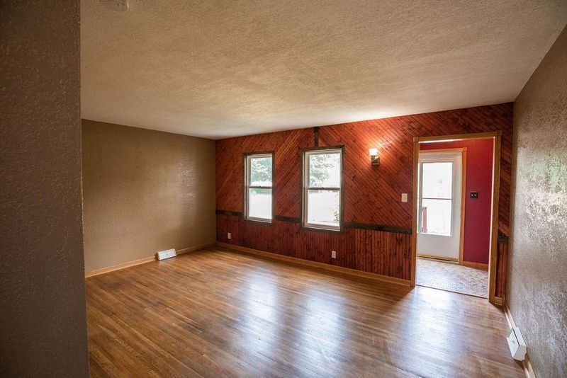 551 Main Ave, Lafayette, MN 56054