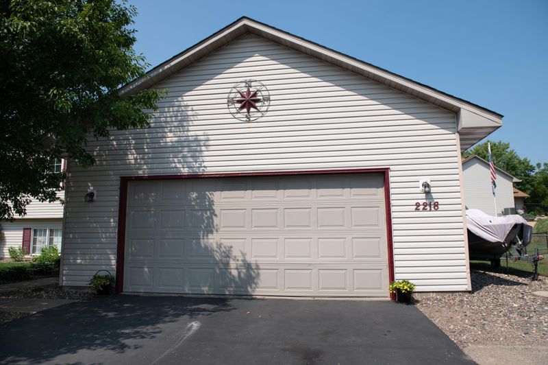 2218 Granada Ave N, Oakdale, MN 55128