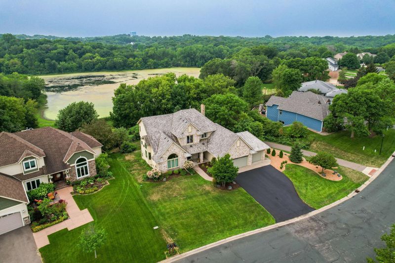 1562 Blackhawk Lake Dr, Eagan, MN 55122