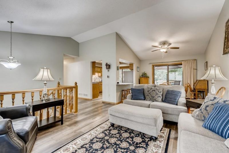2984 Ontario Rd, Little Canada, MN 55117