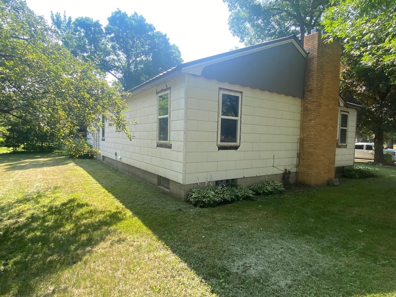 461 2nd St, Clements, MN 56224