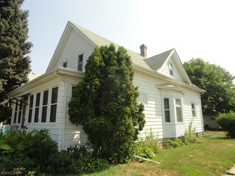 1174 Marion St, Saint Paul, MN 55117