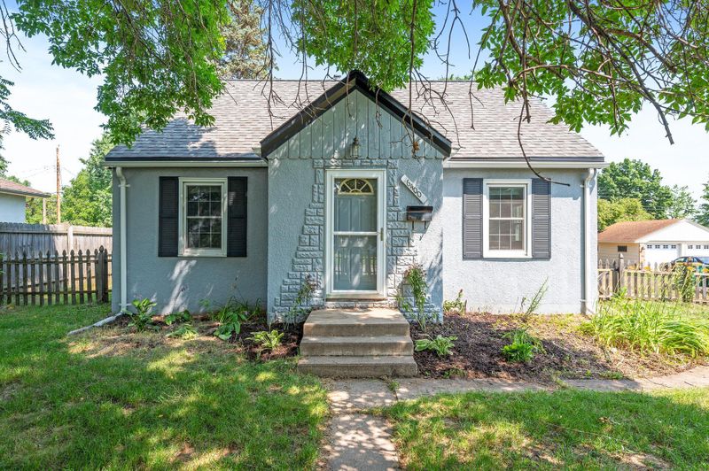 6400 Lombardy Ln, Crystal, MN 55428